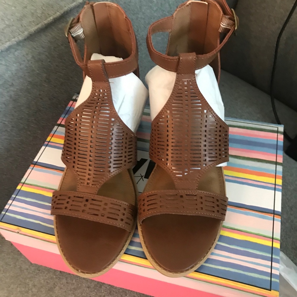 Size 4 Mia girls sandals